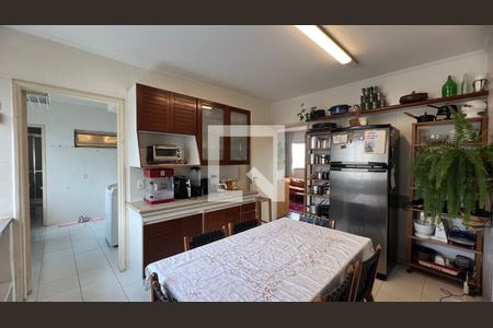 Apartamento à venda com 126m², 3 quartos e 2 vagas Apartamento à venda com 126m², 3 quartos e 2 vagasCozinha