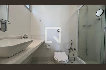 Apartamento à venda com 126m², 3 quartos e 2 vagas Apartamento à venda com 126m², 3 quartos e 2 vagasBanheiro da Suíte