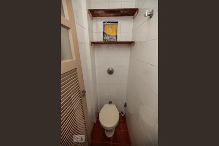 Apartamento para alugar com 70m², 2 quartos e 2 vagasBanheiro de Serviço