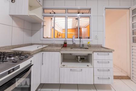 Casa à venda com 250m², 3 quartos e 2 vagas Casa à venda com 250m², 3 quartos e 2 vagasCozinha