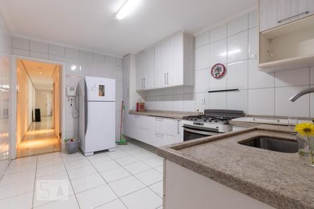 Casa à venda com 250m², 3 quartos e 2 vagas Casa à venda com 250m², 3 quartos e 2 vagasCozinha