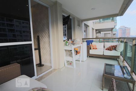 Apartamento à venda com 75m², 2 quartos e 1 vagaVaranda da Sala