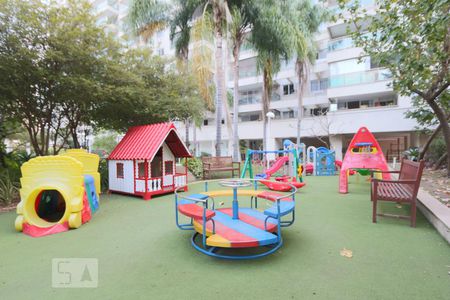 Apartamento à venda com 75m², 2 quartos e 1 vagaÁrea Comum - Playground