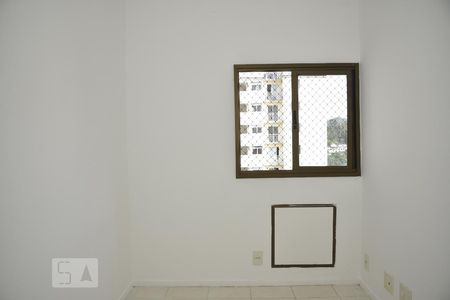 Apartamento à venda com 98m², 4 quartos e 2 vagasQuarto 2