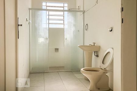 Apartamento para alugar com 98m², 2 quartos e sem vagaBanheiro