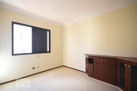 Apartamento à venda com 380m², 4 quartos e 4 vagasQuarto 2