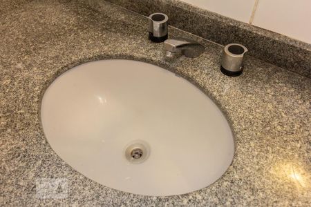 Banheiro Pia de apartamento à venda com 3 quartos, 106m² em Alto da Lapa, São Paulo