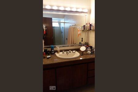 Banheiro de apartamento à venda com 3 quartos, 153m² em Vila Andrade, São Paulo