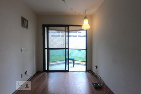 Sala de apartamento para alugar com 2 quartos, 65m² em Vila Suzana, São Paulo