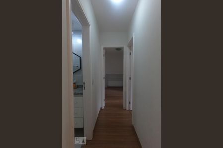 Corredor de apartamento para alugar com 2 quartos, 65m² em Vila Suzana, São Paulo