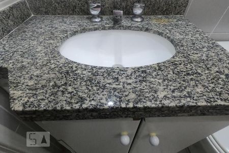 Apartamento para alugar com 65m², 2 quartos e 2 vagasBanheiro da Suíte