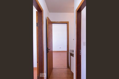 Apartamento à venda com 80m², 2 quartos e 2 vagasCorredor