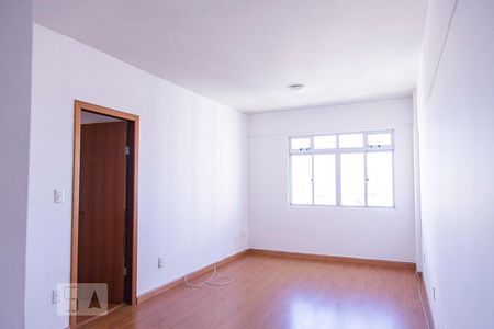Sala de apartamento à venda com 2 quartos, 80m² em Grajaú, Belo Horizonte