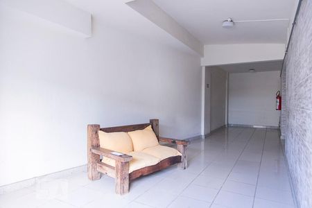 Apartamento à venda com 80m², 2 quartos e 2 vagasHall social