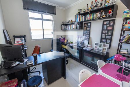 Apartamento à venda com 184m², 3 quartos e 2 vagasQuarto 3