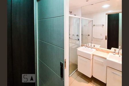 Apartamento à venda com 129m², 3 quartos e 2 vagasBanheiro