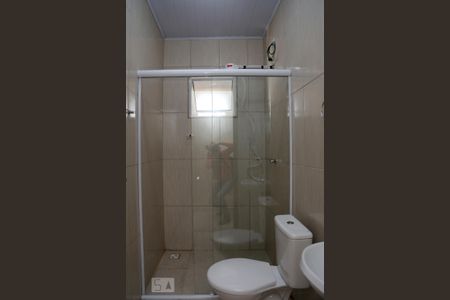 Banheiro de casa para alugar com 2 quartos, 50m² em Parque Pinheiros, Taboão da Serra