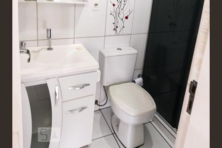 Banheiro de apartamento à venda com 1 quarto, 40m² em Vila Nova, Porto Alegre