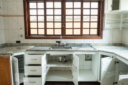 Casa à venda com 220m², 3 quartos e 3 vagasCozinha