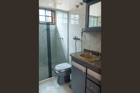 Casa à venda com 220m², 3 quartos e 3 vagasBanheiro