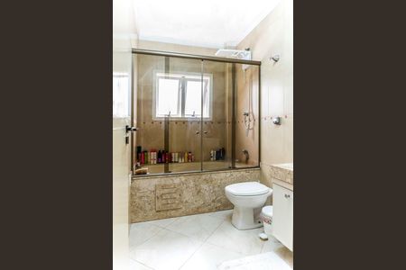 Casa à venda com 350m², 4 quartos e 5 vagasBanheiro da Suíte 1