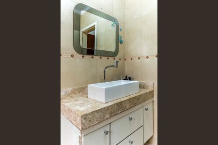 Casa à venda com 350m², 4 quartos e 5 vagasBanheiro da Suíte 1