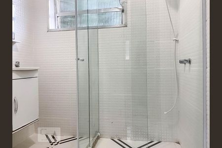 Apartamento para alugar com 80m², 2 quartos e sem vaga Apartamento para alugar com 80m², 2 quartos e sem vagaBox de vidro
