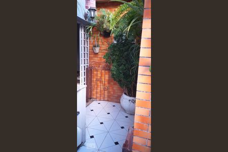 Casa à venda com 110m², 2 quartos e sem vaga Casa à venda com 110m², 2 quartos e sem vagaQuintal