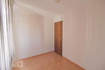 Quarto 1 de apartamento para alugar com 2 quartos, 50m² em Novo Mundo, Curitiba