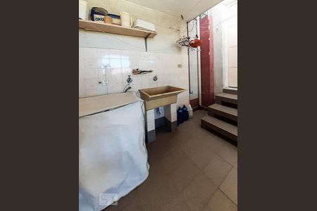 Casa à venda com 140m², 3 quartos e 1 vagaÁrea de serviço 