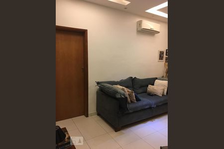 Sala de casa para alugar com 3 quartos, 100m² em Todos Os Santos, Rio de Janeiro