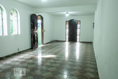 Casa à venda com 1300m², 3 quartos e 2 vagasSala