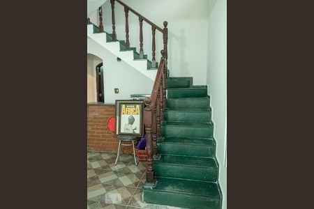Acesso ao Andar Superior de casa para alugar com 3 quartos, 1300m² em Vila Dalila, São Paulo