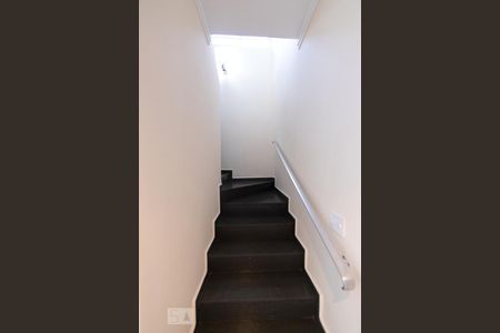 Escada de casa à venda com 3 quartos, 169m² em Jardim Avelino, São Paulo