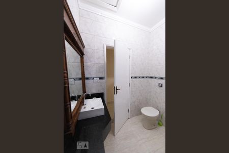 Casa à venda com 169m², 3 quartos e 3 vagasBanheiro Social