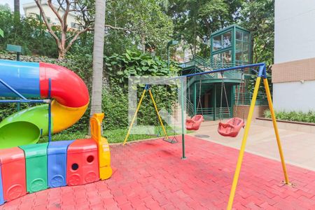 Apartamento à venda com 128m², 3 quartos e 2 vagasÁrea comum - Playground