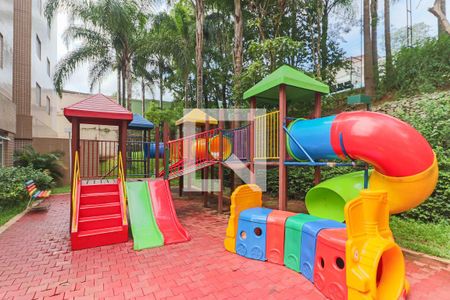 Apartamento à venda com 128m², 3 quartos e 2 vagasÁrea comum - Playground