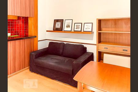 Sala de kitnet/studio para alugar com 1 quarto, 40m² em Cerqueira César, São Paulo