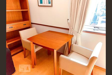 Sala de kitnet/studio para alugar com 1 quarto, 40m² em Cerqueira César, São Paulo