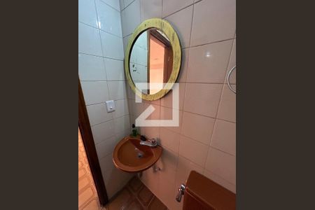 Casa à venda com 240m², 3 quartos e 4 vagas Casa à venda com 240m², 3 quartos e 4 vagasBanheiro da Garagem