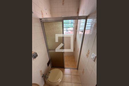 Casa à venda com 240m², 3 quartos e 4 vagas Casa à venda com 240m², 3 quartos e 4 vagasBanheiro 2 Casa dos fundos