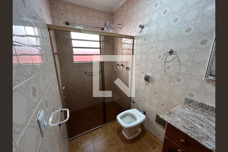 Casa à venda com 240m², 3 quartos e 4 vagas Casa à venda com 240m², 3 quartos e 4 vagasBanheiro da Suíte