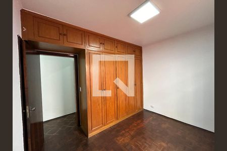 Casa à venda com 240m², 3 quartos e 4 vagas Casa à venda com 240m², 3 quartos e 4 vagasQuarto 2