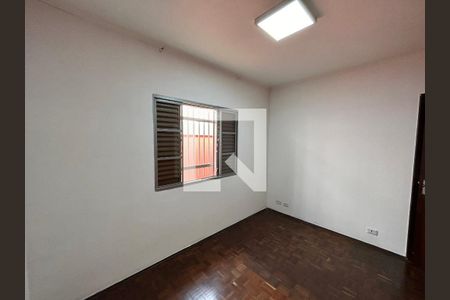 Casa à venda com 240m², 3 quartos e 4 vagas Casa à venda com 240m², 3 quartos e 4 vagasQuarto 2