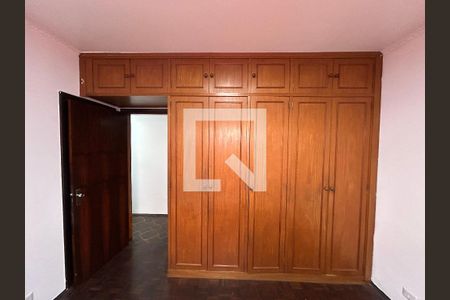 Casa à venda com 240m², 3 quartos e 4 vagas Casa à venda com 240m², 3 quartos e 4 vagasQuarto 2