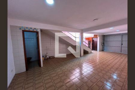 Casa à venda com 240m², 3 quartos e 4 vagas Casa à venda com 240m², 3 quartos e 4 vagasGaragem