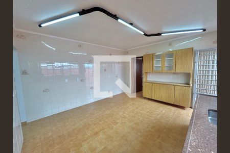 Casa à venda com 240m², 3 quartos e 4 vagas Casa à venda com 240m², 3 quartos e 4 vagasCozinha