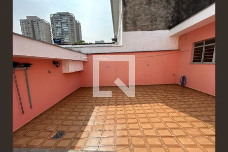 Casa à venda com 240m², 3 quartos e 4 vagas Casa à venda com 240m², 3 quartos e 4 vagasQuintal dos Fundos