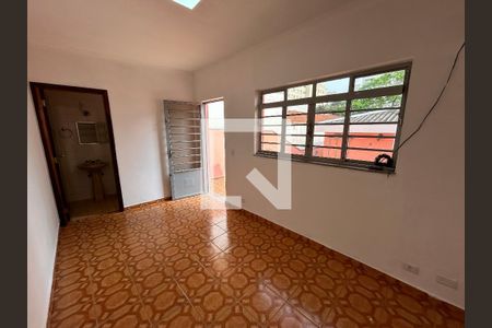 Casa à venda com 240m², 3 quartos e 4 vagas Casa à venda com 240m², 3 quartos e 4 vagasCasa dos fundos
