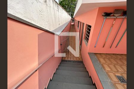 Casa à venda com 240m², 3 quartos e 4 vagas Casa à venda com 240m², 3 quartos e 4 vagasQuintal dos Fundos
